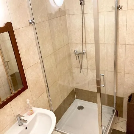 Center Apartment *